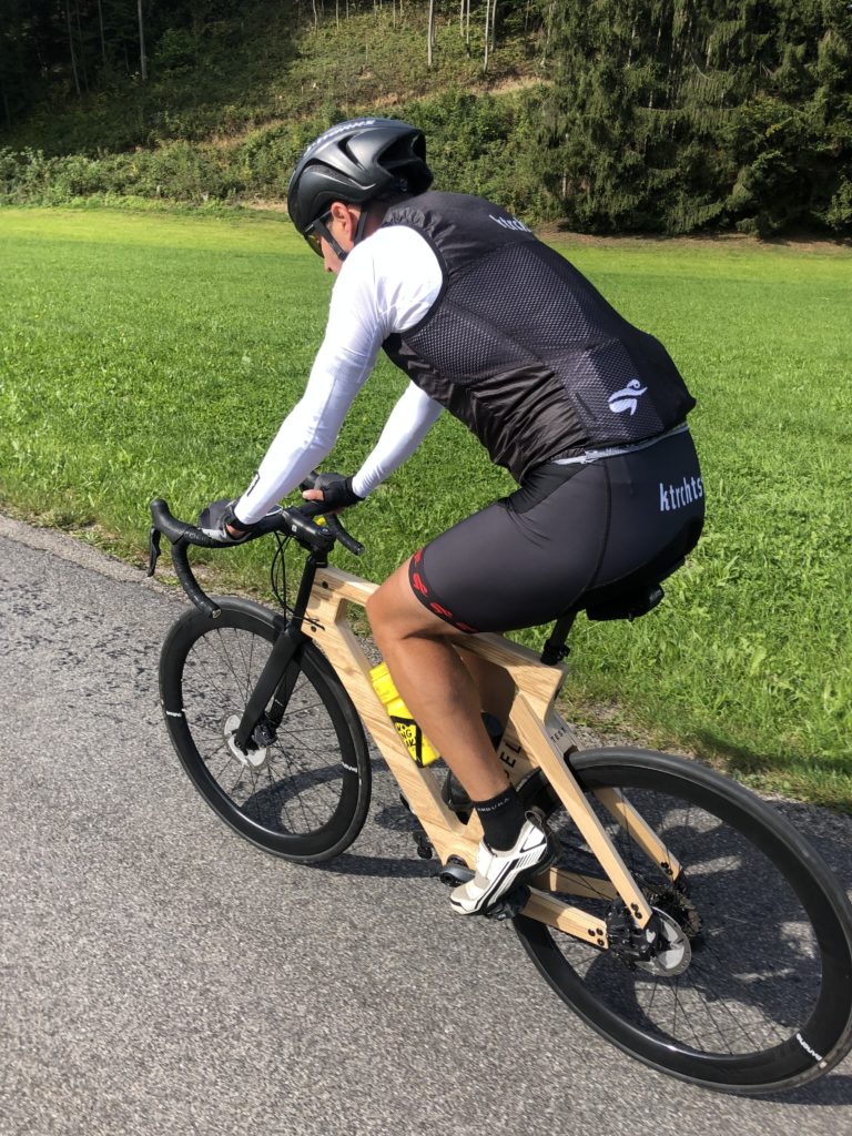 Rennrad aus Holz